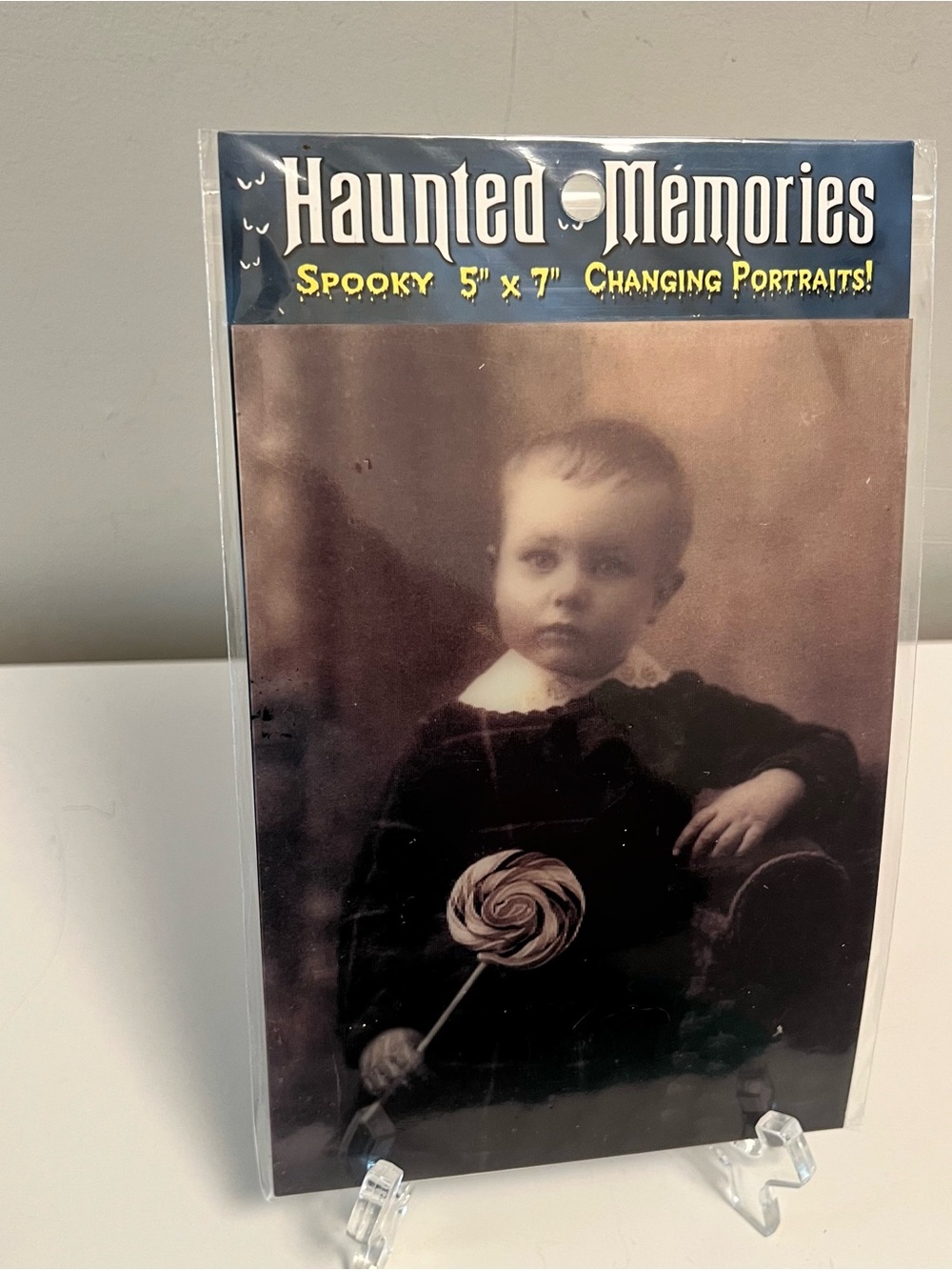 Lenticular Changing Haunted Portrait